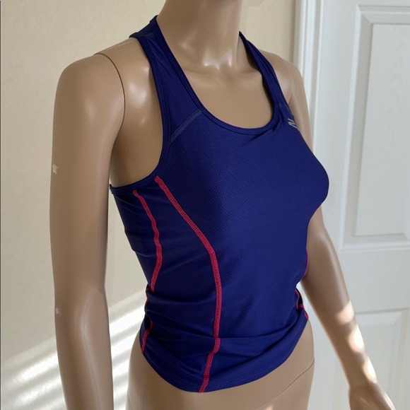 NWT 2XU Women's Blue Sports Bra with Pink Accents Size X Small. - Picture 2 of 13